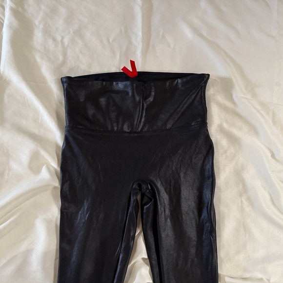 Spanx‎ Womens Medium M Black Faux Leather Look High Waist Leggings - Picture 2 of 6